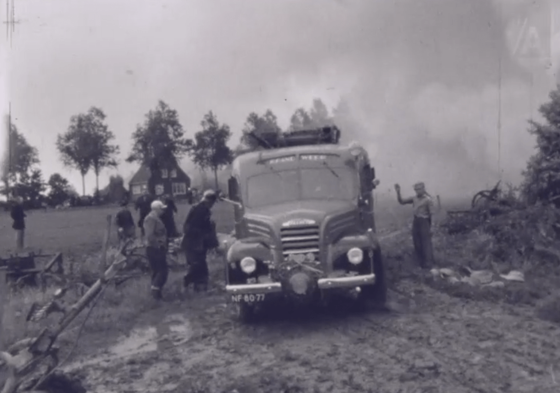 Brand in Boerderij Holtman, Noordhorn (Dorpsfilm ZuidhornJ.W.L. Adolfs, 1963)
